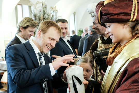 Staňte se čtvrtým králem!