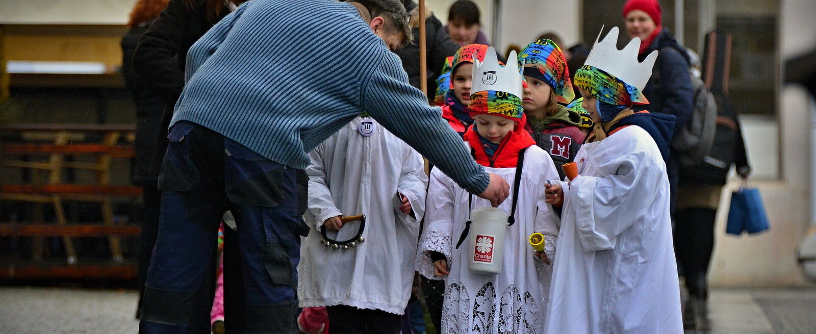 Koledníci v lednu opět vyrazí do ulic, Tříkrálová sbírka vstoupí do 26. ročníku